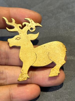 A rare Chinese calcified jade 'deer' pendant, Western Zhou — 照片 1