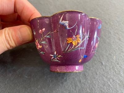 A rare Chinese Canton enamel purple-ground bowl, Shou 寿 mark, Yongzheng/Qianlong — 照片 3