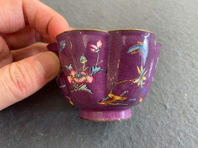 A rare Chinese Canton enamel purple-ground bowl, Shou 寿 mark, Yongzheng/Qianlong — 照片 4