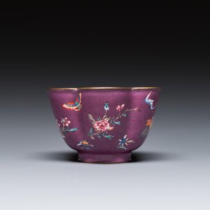 A rare Chinese Canton enamel purple-ground bowl, Shou 寿 mark, Yongzheng/Qianlong — 照片 2