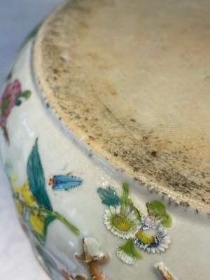 A rare Chinese Canton famille rose '100 butterflies' tureen and cover on stand, 19th C. — photo 23