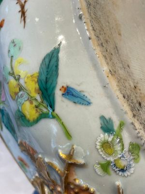 A rare Chinese Canton famille rose '100 butterflies' tureen and cover on stand, 19th C. — photo 25