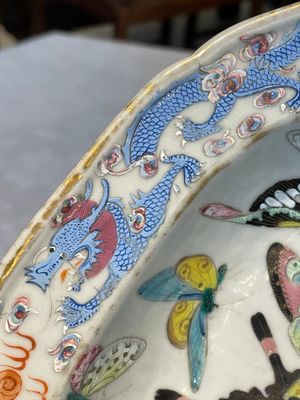 A rare Chinese Canton famille rose '100 butterflies' tureen and cover on stand, 19th C. — photo 7