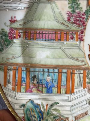A rare Chinese Canton famille rose armorial dish with the arms of Wight, ca. 1810 — 照片 4