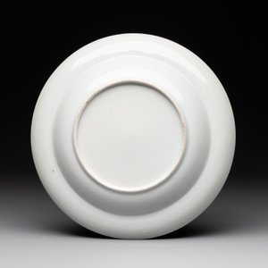 A rare Chinese Canton famille rose armorial dish with the arms of Wight, ca. 1810 — 照片 2