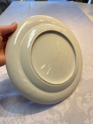 A rare Chinese Canton famille rose armorial dish with the arms of Wight, ca. 1810 — photo 11
