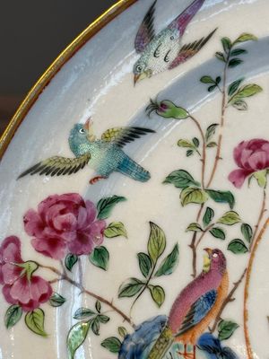 A rare Chinese Canton famille rose armorial plate with the arms of Wight, ca. 1810 — photo 8