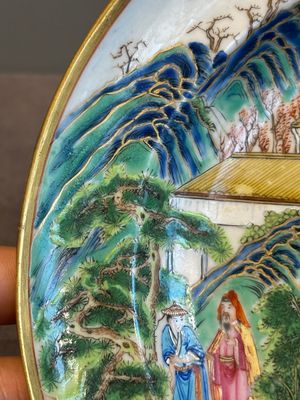 A rare Chinese Canton famille rose armorial soup plate with the arms of Wight, ca. 1810 — photo 7