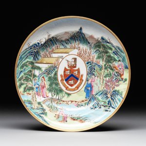 A rare Chinese Canton famille rose armorial soup plate with the arms of Wight, ca. 1810 — photo 1
