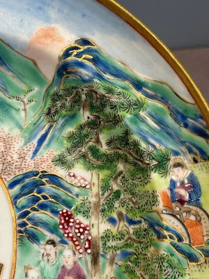 A rare Chinese Canton famille rose armorial soup plate with the arms of Wight, ca. 1810 — photo 11