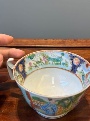 A rare Chinese Canton famille rose covered sugar bowl, a cup and saucer, 19th C. — photo 15