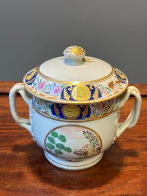 A rare Chinese Canton famille rose covered sugar bowl, a cup and saucer, 19th C. — photo 20