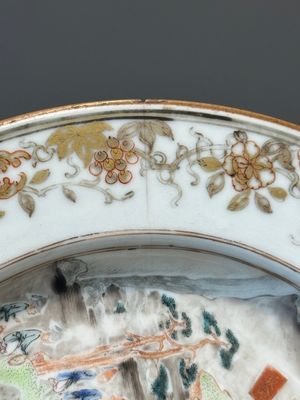 A rare Chinese Canton famille rose plate depicting an official traveling along the Pearl River towards the Whampoa Pagoda, Qianlong — photo 7