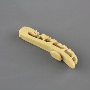 A rare Chinese carved ivory belt hook, 19th C. — photo 12