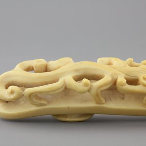 A rare Chinese carved ivory belt hook, 19th C. — photo 2