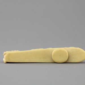 A rare Chinese carved ivory belt hook, 19th C. — photo 7