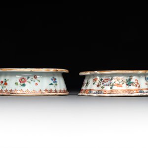 A rare Chinese crown-monogrammed salt and two fine famille rose salts, Qianlong — photo 5