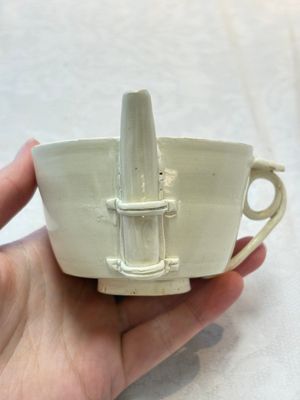 A rare Chinese ding-type handled cup, Song — photo 1