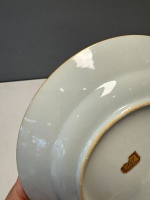 A rare Chinese doucai 'Commedia dell’arte' 'South Sea Bubble' plate, Kangxi, ca. 1720 — photo 9