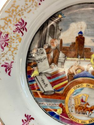 A rare Chinese Dutch-decorated famille rose 'Brussels Clothtraders' plate, Qianlong, ca. 1740-1750 — photo 3