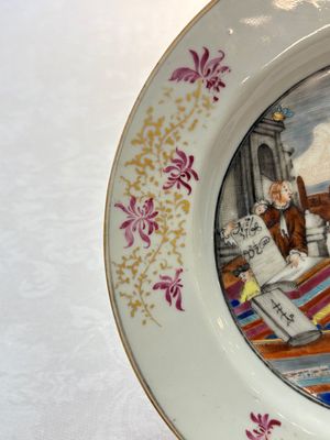 A rare Chinese Dutch-decorated famille rose 'Brussels Clothtraders' plate, Qianlong, ca. 1740-1750 — photo 8