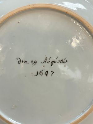 A rare Chinese Dutch-decorated 'The miracle of Zaandam' plate and cup, Qianlong — photo 11