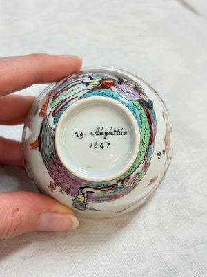 A rare Chinese Dutch-decorated 'The miracle of Zaandam' plate and cup, Qianlong — photo 22