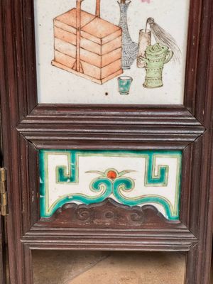 A rare Chinese eight-panel hongmu room divider with 48 qianjiang cai plaques, signed Jia Xingqing 贾醒卿, dated 1902 — photo 17