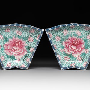 A rare Chinese enamelled Yixing stoneware nine-piece 'peonies' sweetmeat set, 19th C. — foto 6