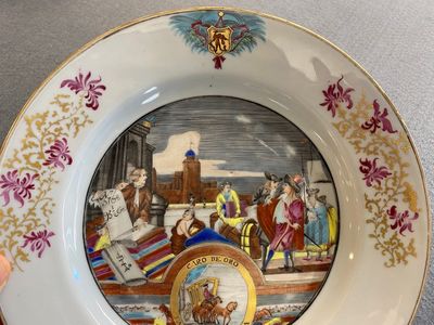 A rare Chinese European-decorated export porcelain 'Clothtraders' plate, Qianlong — photo 2