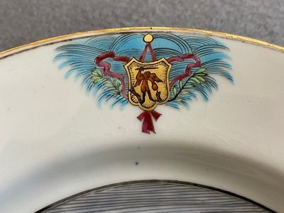 A rare Chinese European-decorated export porcelain 'Clothtraders' plate, Qianlong — photo 7