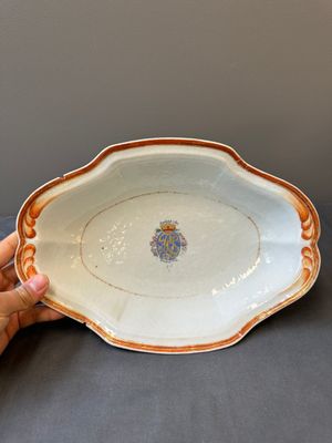 A rare Chinese export porcelain ewer and basin with crowned monogram 'RLI', Qianlong — 照片 12