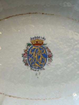 A rare Chinese export porcelain ewer and basin with crowned monogram 'RLI', Qianlong — 照片 15