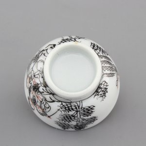 A rare Chinese export porcelain grisaille miniature cup and saucer, 18th C. — photo 9