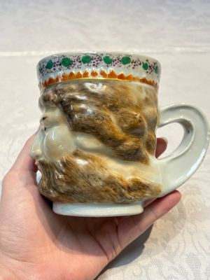 A rare Chinese export porcelain 'Neptune' mug, Qianlong, ca. 1785 — 照片 2