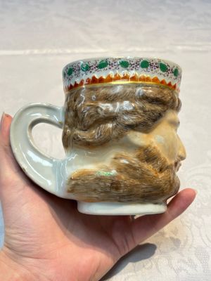 A rare Chinese export porcelain 'Neptune' mug, Qianlong, ca. 1785 — 照片 4