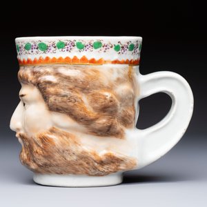 A rare Chinese export porcelain 'Neptune' mug, Qianlong, ca. 1785 — 照片 3