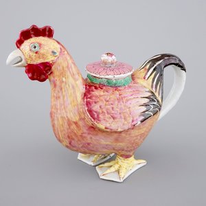 A rare Chinese export porcelain rooster-shaped wine pot and cover, 18th C. — 照片 1