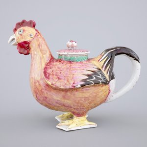 A rare Chinese export porcelain rooster-shaped wine pot and cover, 18th C. — 照片 2