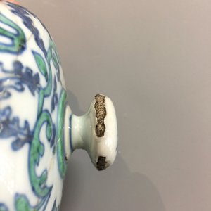 A rare Chinese export porcelain urn and cover, Kangxi/Yongzheng, 1st quarter 18th C. — photo 10