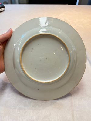 A rare Chinese famille rose armorial plate with VOC coat of arms, dated 1728, Yongzheng — photo 7