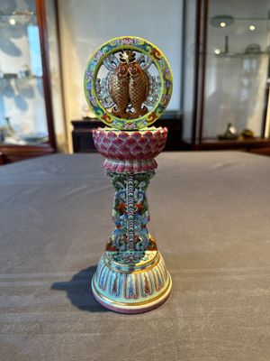 A rare Chinese famille rose Buddhist emblem altar ornament, Qianlong mark and of the period — photo 3