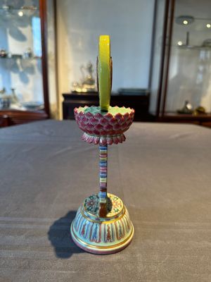A rare Chinese famille rose Buddhist emblem altar ornament, Qianlong mark and of the period — photo 4