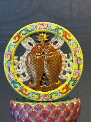 A rare Chinese famille rose Buddhist emblem altar ornament, Qianlong mark and of the period — photo 5
