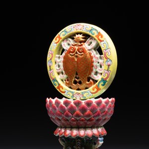 A rare Chinese famille rose Buddhist emblem altar ornament, Qianlong mark and of the period — photo 5
