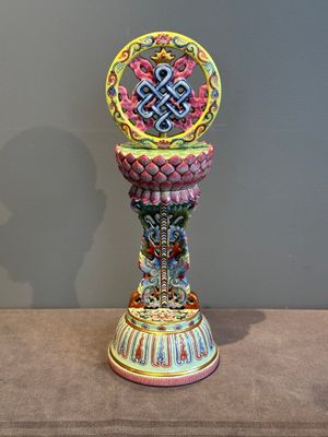 A rare Chinese famille rose Buddhist emblem altar ornament, Qianlong mark and of the period — photo 3