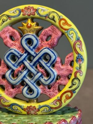 A rare Chinese famille rose Buddhist emblem altar ornament, Qianlong mark and of the period — photo 9