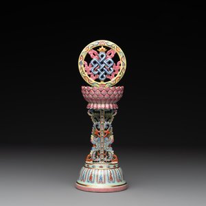 A rare Chinese famille rose Buddhist emblem altar ornament, Qianlong mark and of the period — photo 1