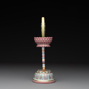 A rare Chinese famille rose Buddhist emblem altar ornament, Qianlong mark and of the period — photo 2
