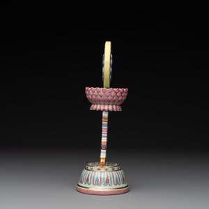 A rare Chinese famille rose Buddhist emblem altar ornament, Qianlong mark and of the period — photo 4